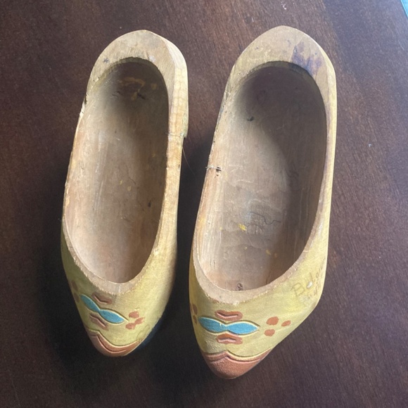 Vintage/Antique Wooden Carved Shoes, Belgium 1944 - Picture 9 of 11